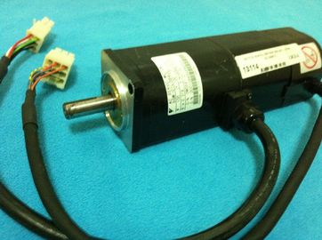 Industrial Servo Motor YASKAWA AC SERVO MOTOR SGM-01L3B4CL  100WATS  100VOLTS  2.2 AMPS