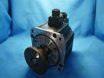 Industrial  Yaskawa New AC Servo Motor 3.0A 2.84N.m SGMG-03ASBC Made in Japan