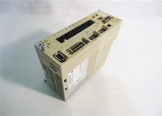 Industrial 1PCS New Yaskawa  Servo Drive Output 2.84AMPS SGDS-04A12A  NEW IN BOX