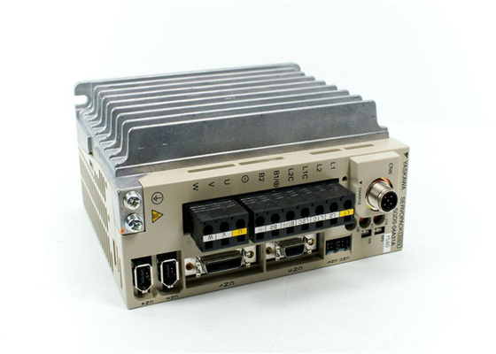 New Industrial  Yaskawa  Servo Drive Input 4.7A SGDS-04A31AY580 200-230V