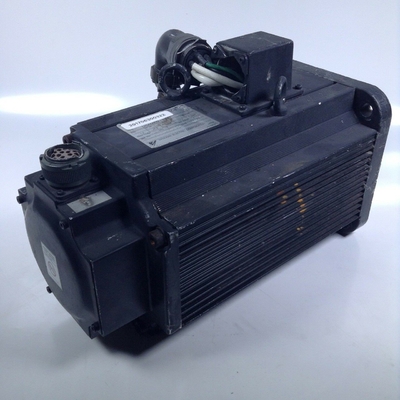 MOTEUR SERVO 11.7AMP 200V 1000RPM 1.2KW de YASKAWA USAMED-12V-T012