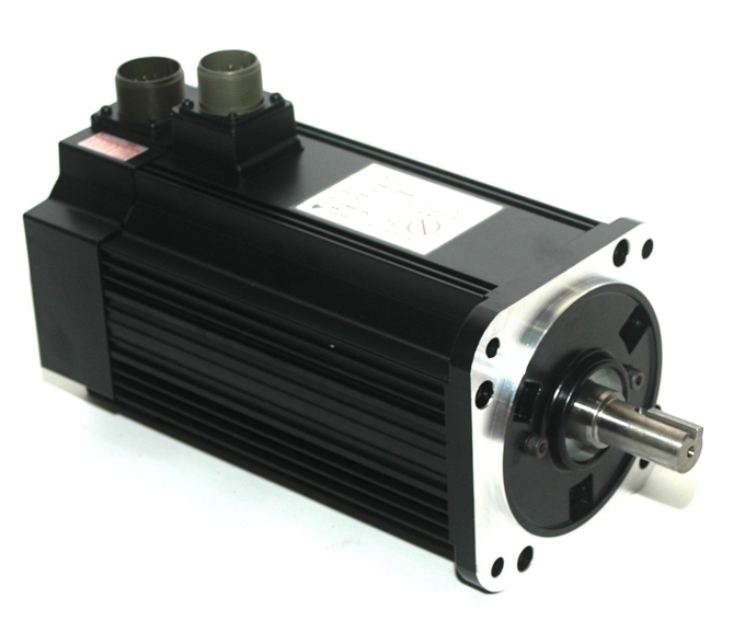 MOTEUR SERVO À C.A. DE YASKAWA USAGED-09A22K AVEC L'ENCODEUR PAR ACCROISSEMENT 8192 PPR 0,85 KILOWATTS 2